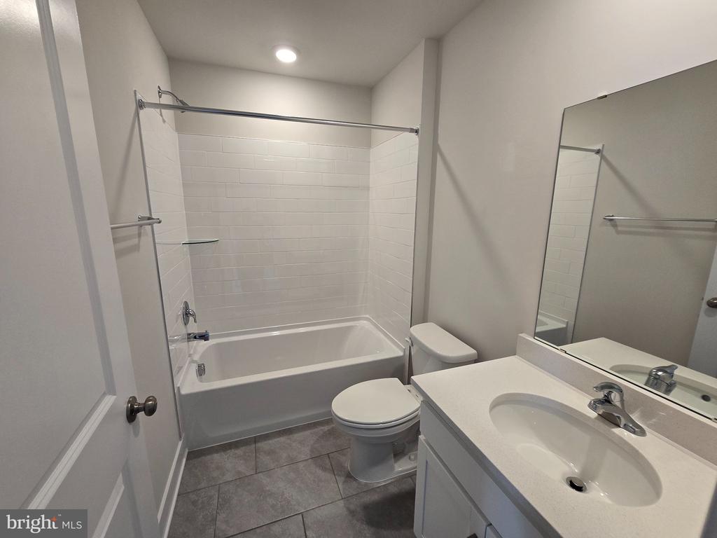 180 SIOUX LOOP Unit: LOT 67