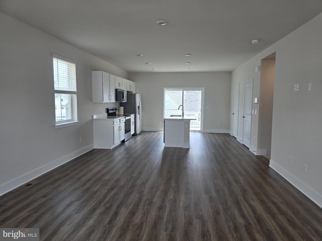 180 SIOUX LOOP Unit: LOT 67