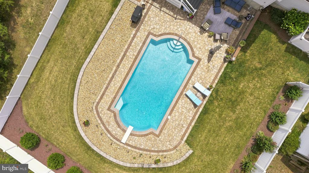 107 DELL COURT