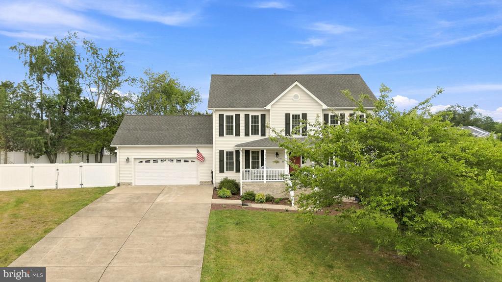 107 DELL COURT