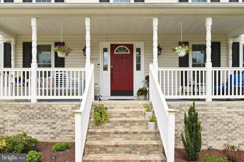 107 DELL COURT