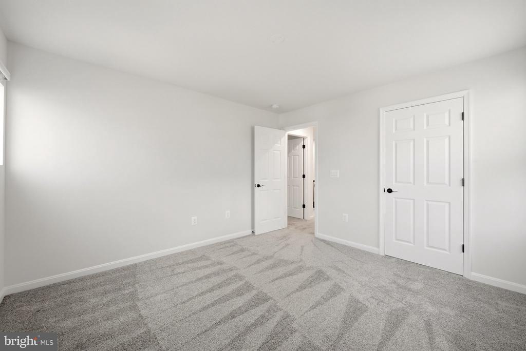 102 CURTAIN FALL DRIVE
