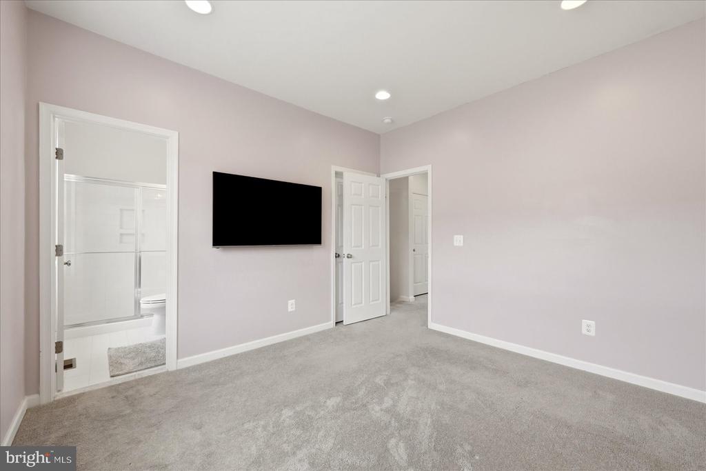 246 NORLAND KNOLL