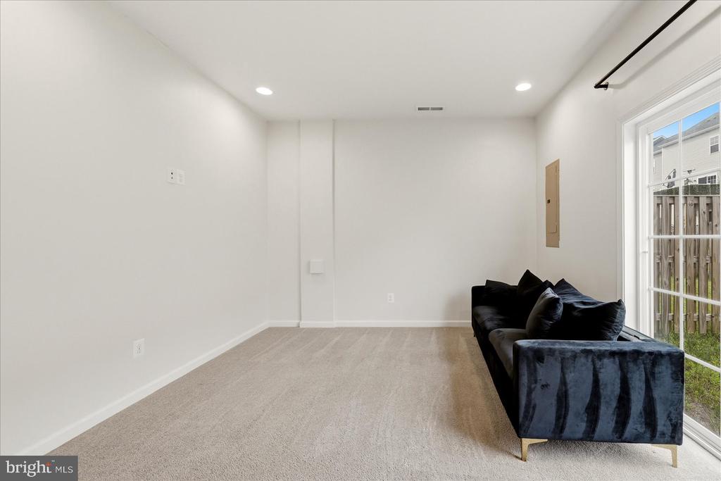 246 NORLAND KNOLL