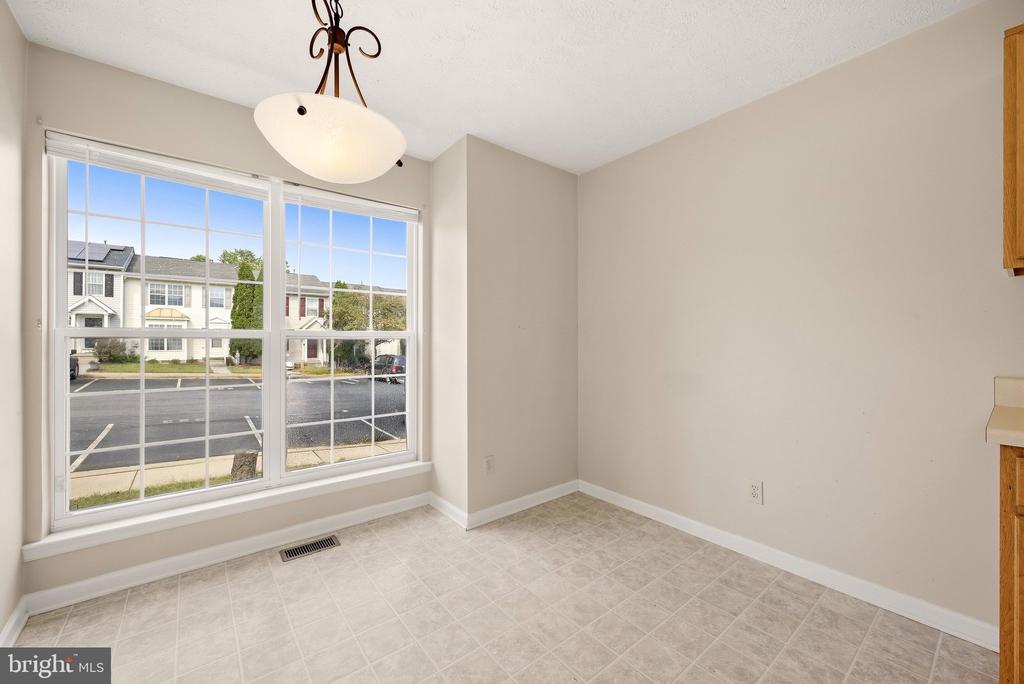 323 COPPERFIELD LANE