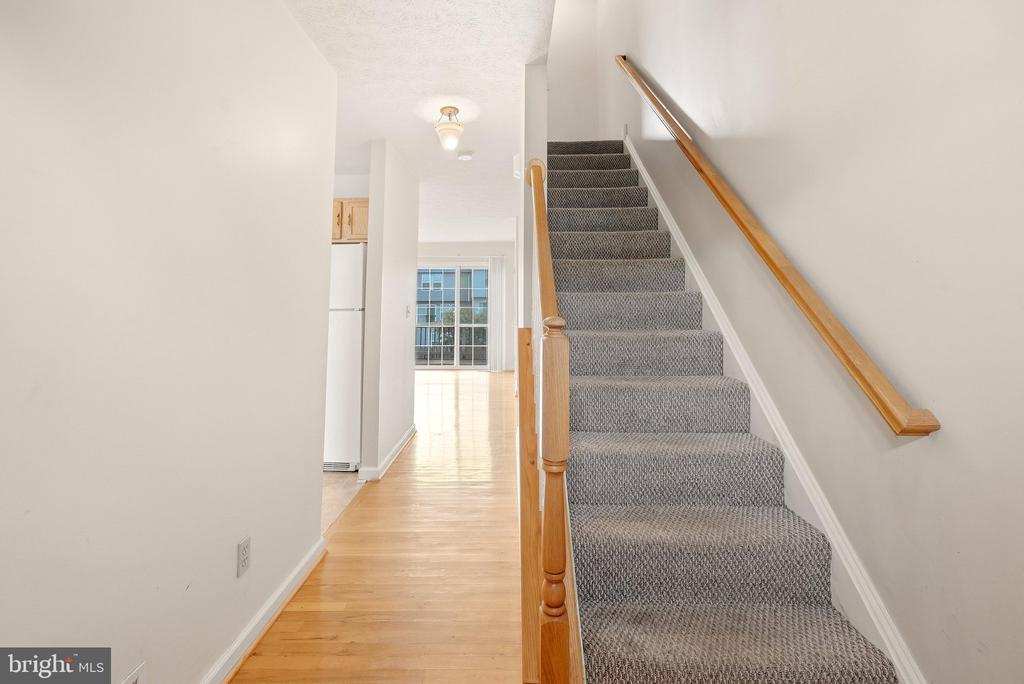 323 COPPERFIELD LANE