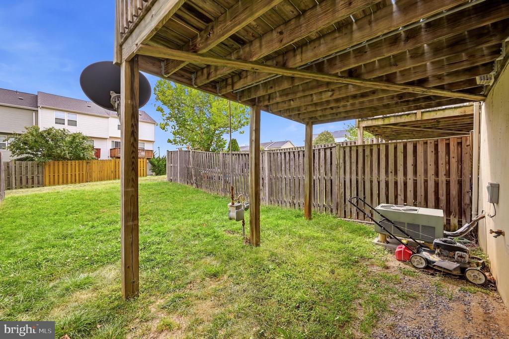 323 COPPERFIELD LANE