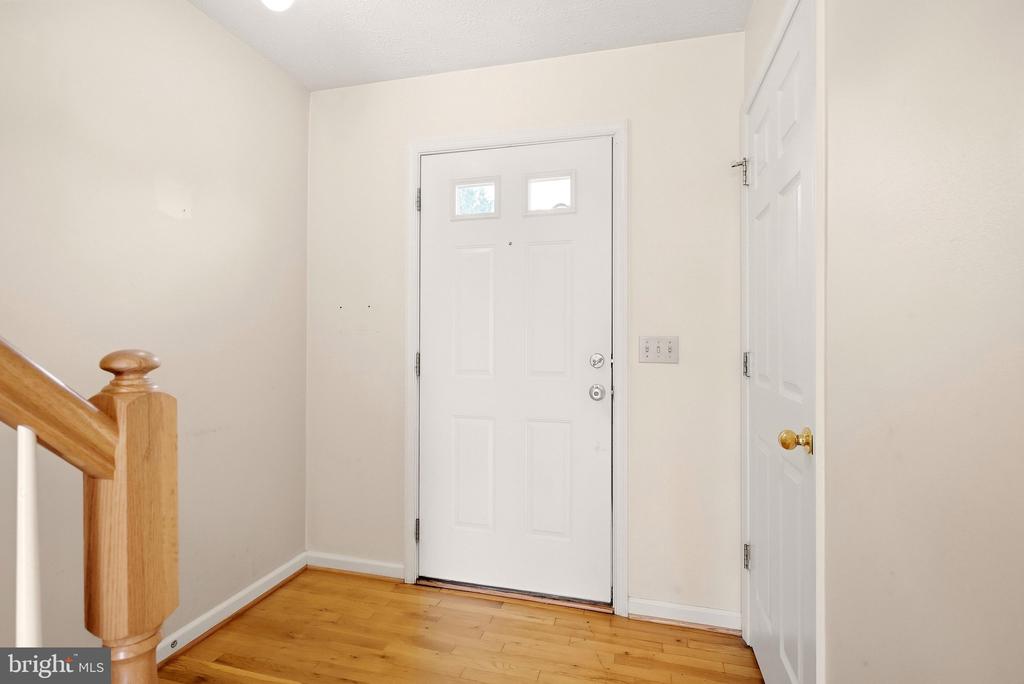 323 COPPERFIELD LANE