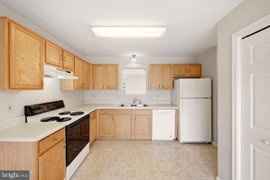 323 COPPERFIELD LANE