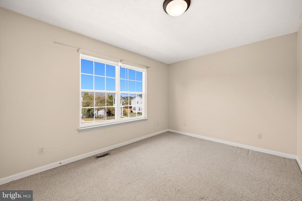 323 COPPERFIELD LANE