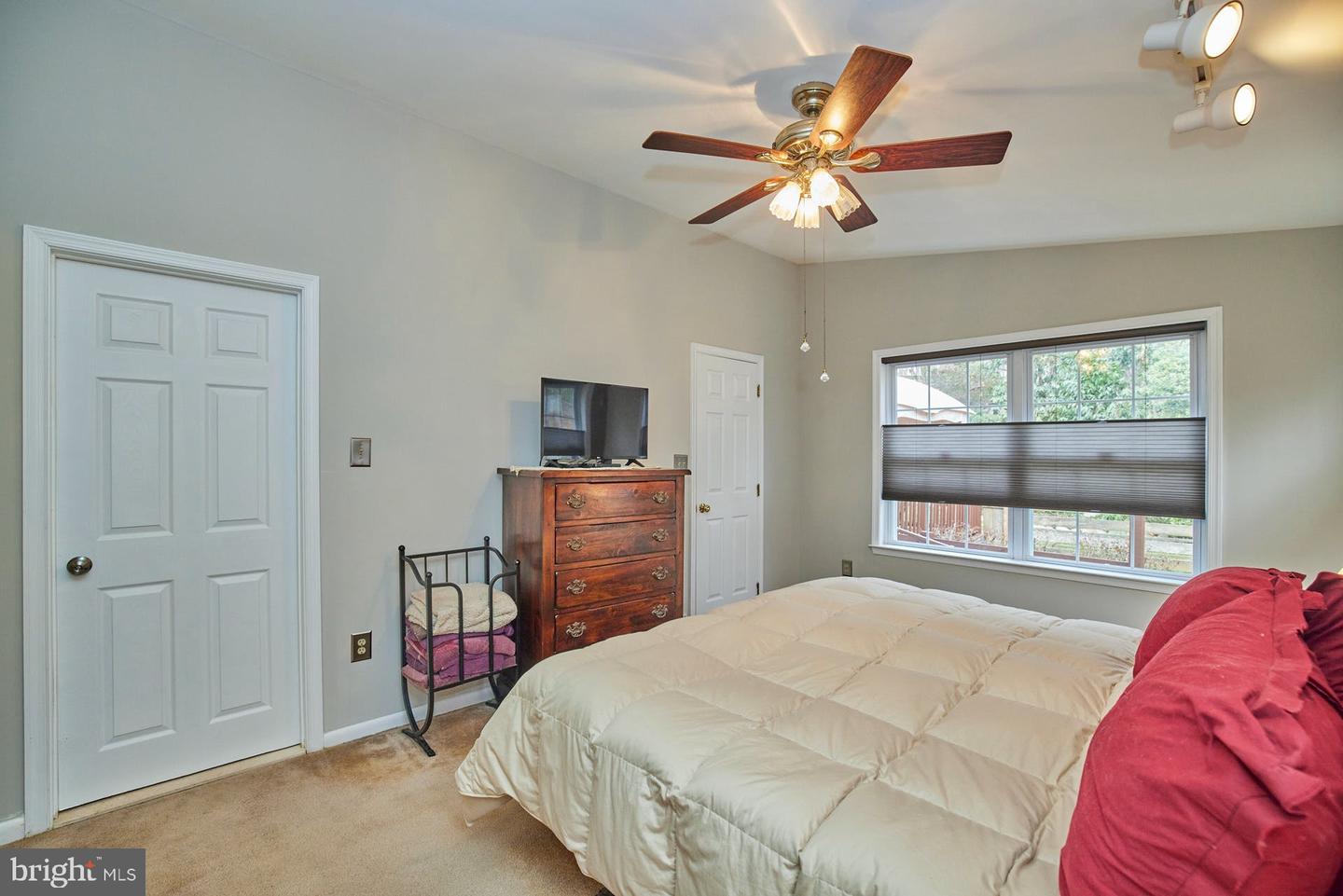 11900 Lakewood LANE