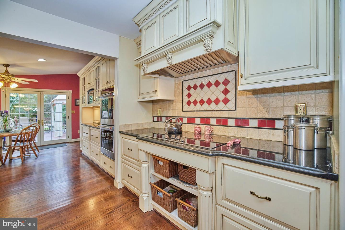 11900 Lakewood LANE