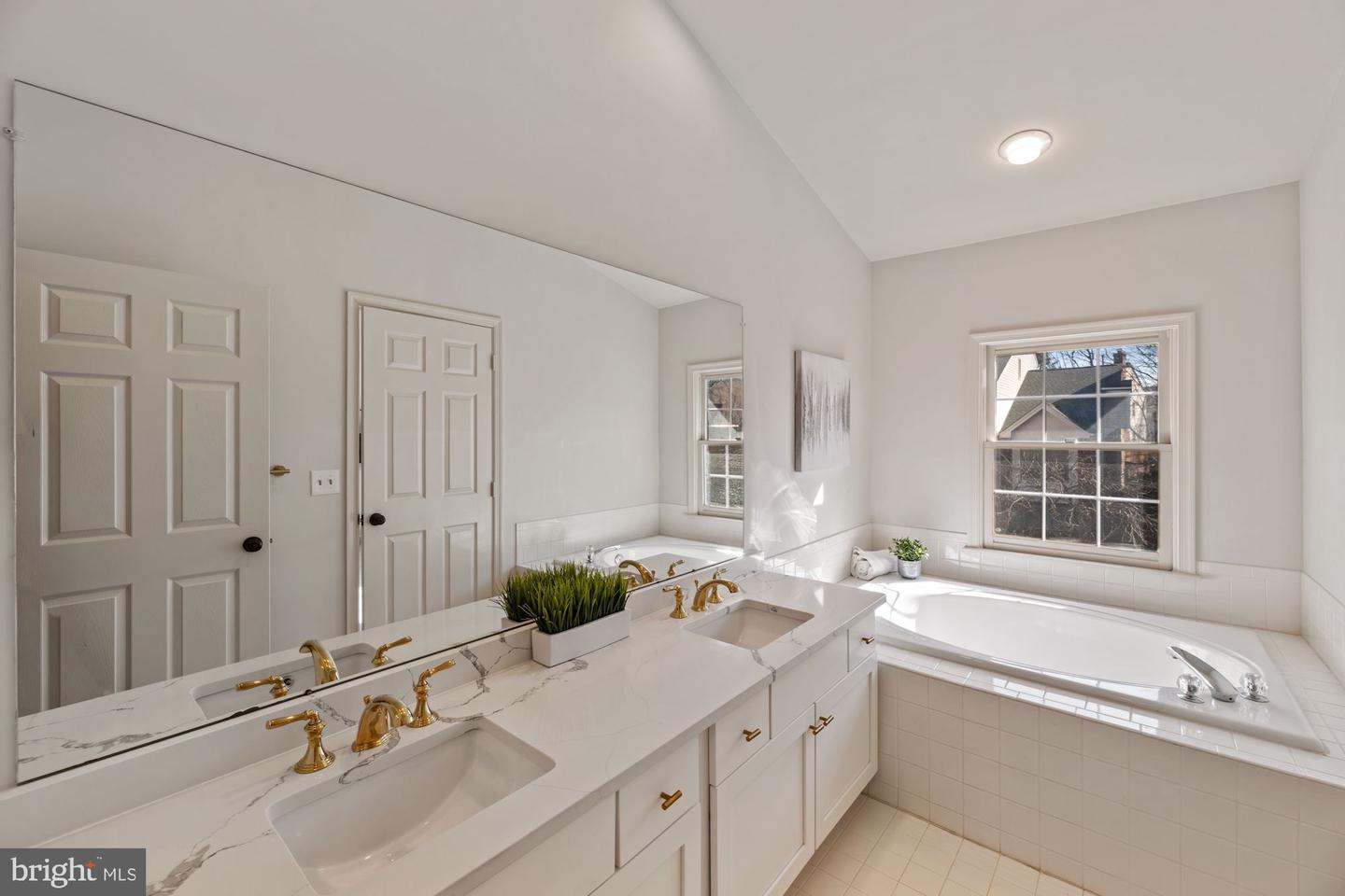 6512 Legend Gate PLACE