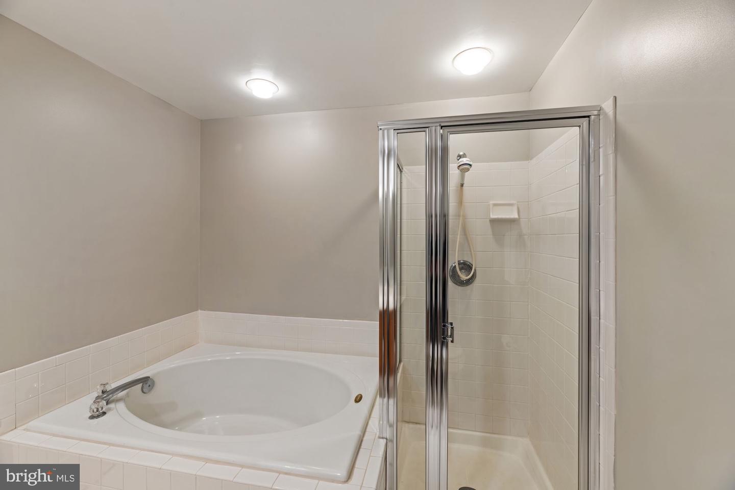 6512 Legend Gate PLACE