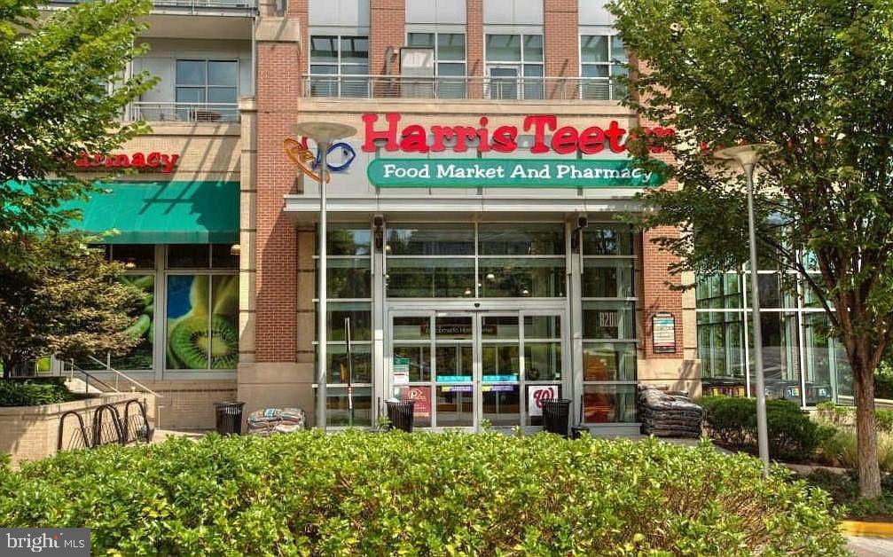 1504 Lincoln WAY Unit: 208