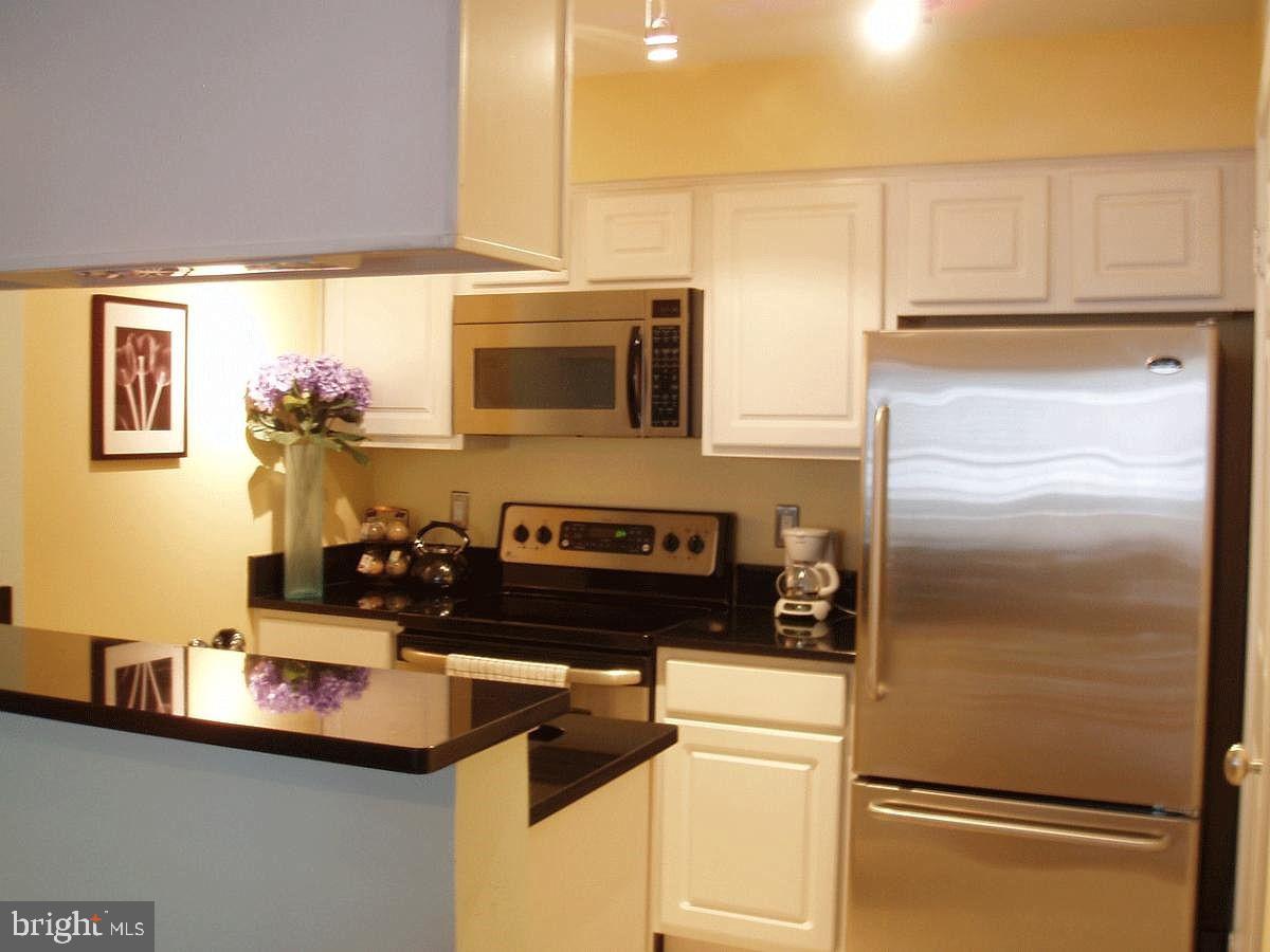 1504 Lincoln WAY Unit: 208
