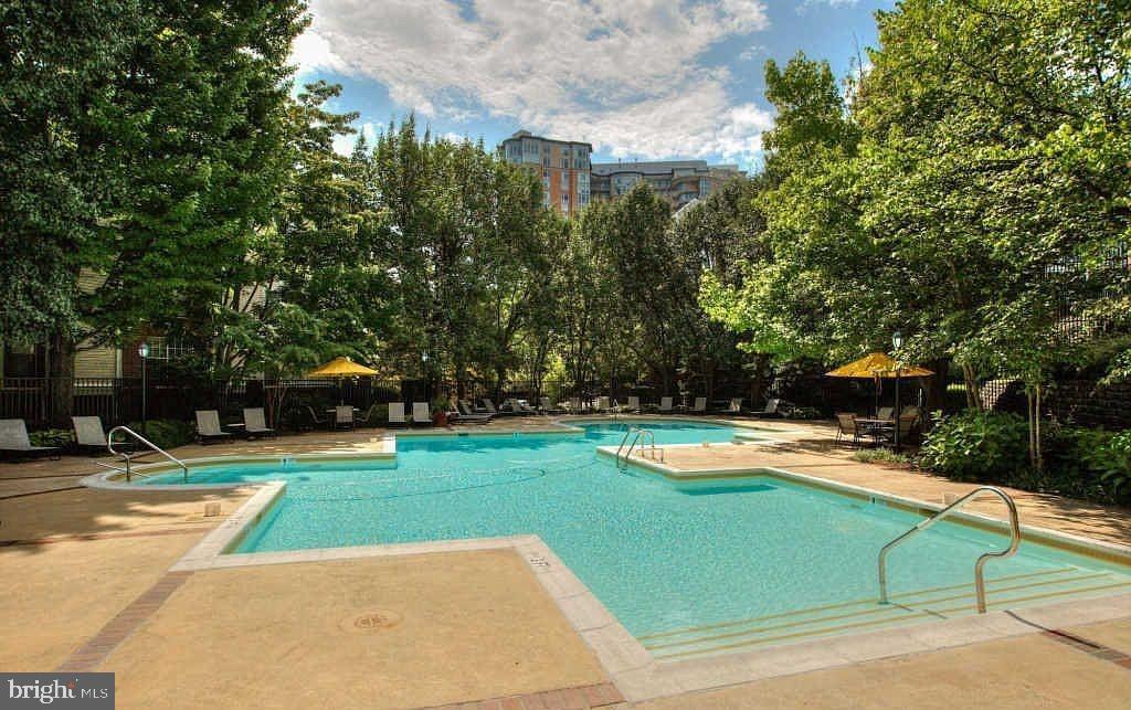 1504 Lincoln WAY Unit: 208