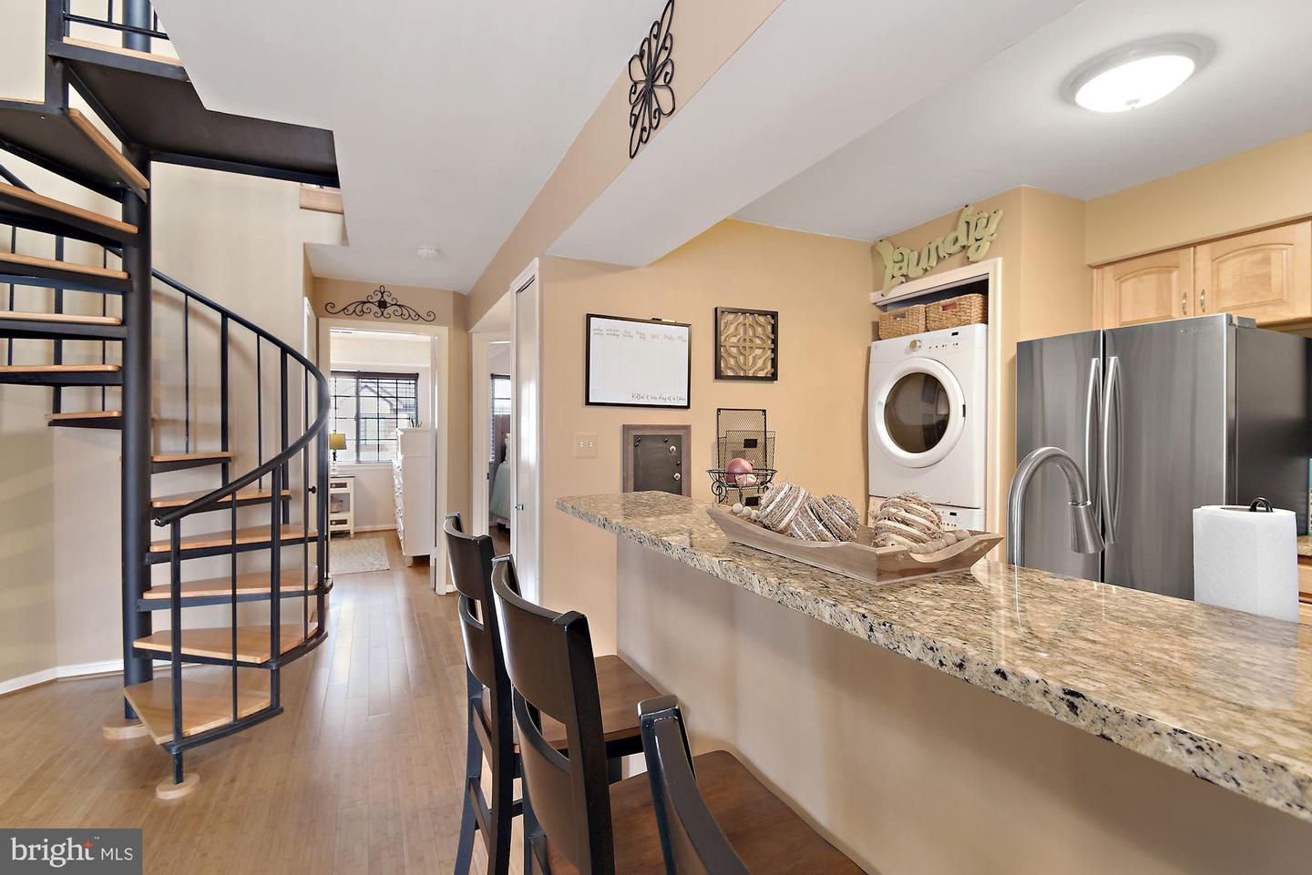 6024 Curtier DRIVE Unit: 6024F