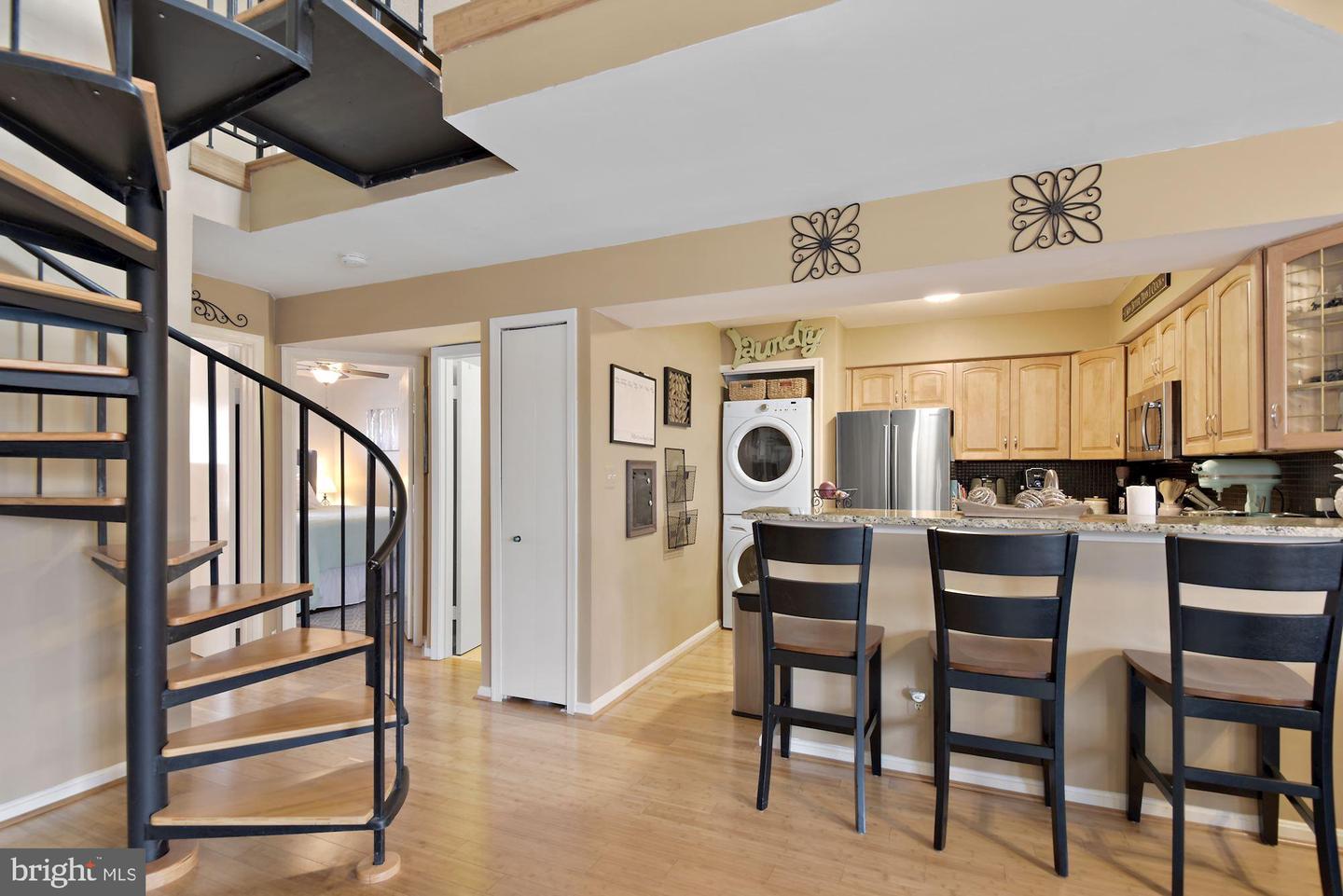 6024 Curtier DRIVE Unit: 6024F