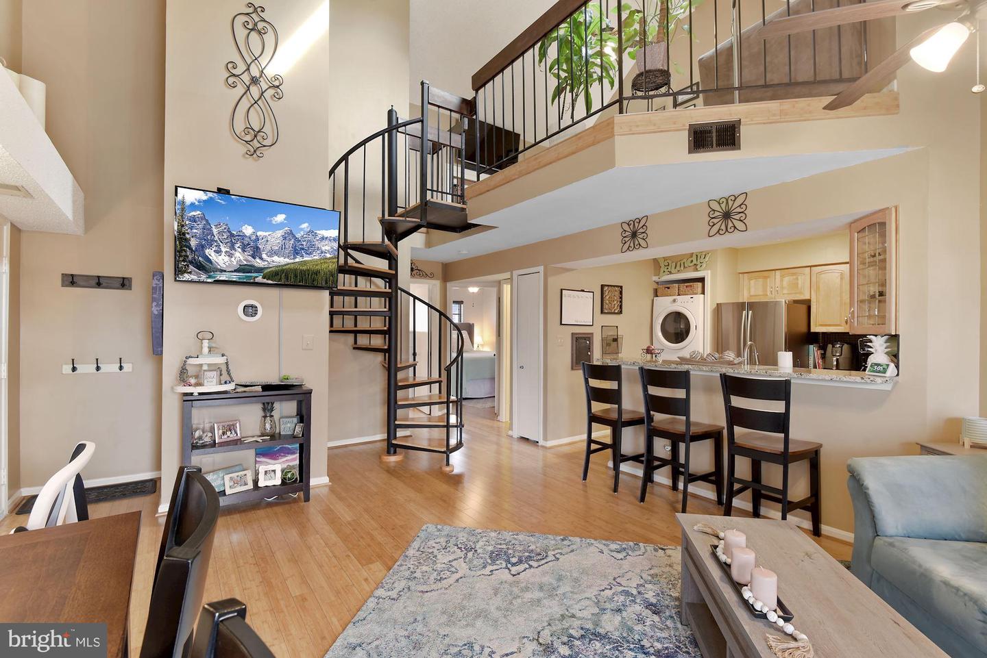 6024 Curtier DRIVE Unit: 6024F