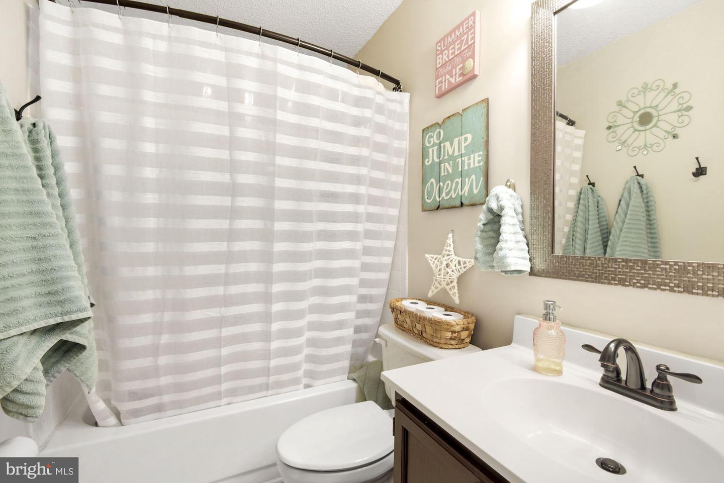 6024 Curtier DRIVE Unit: 6024F
