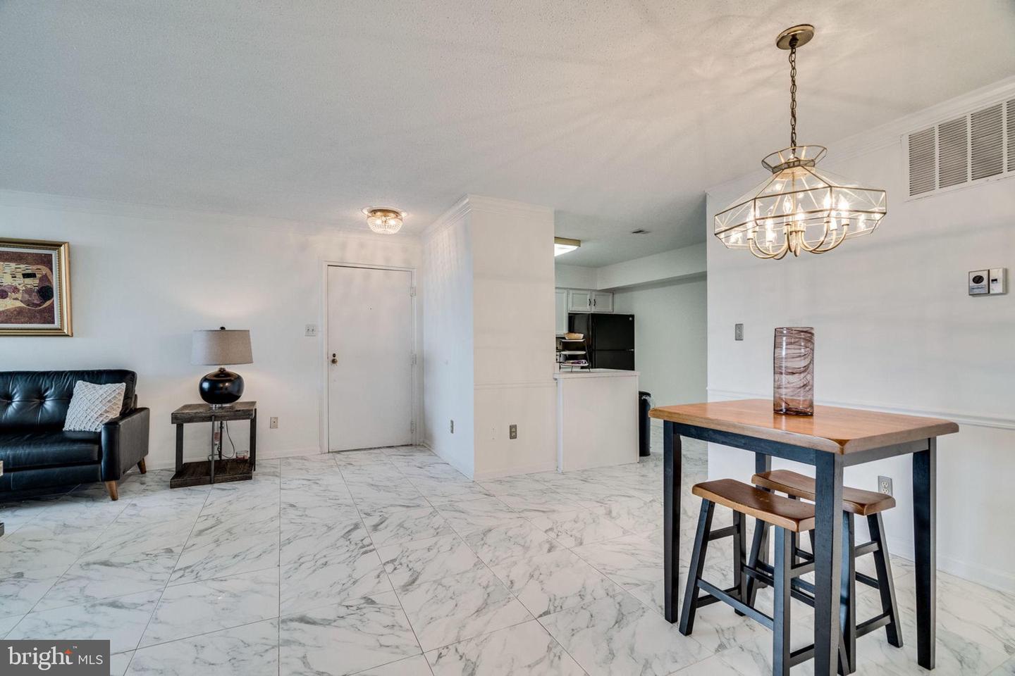 3113 Patrick Henry Unit: 533