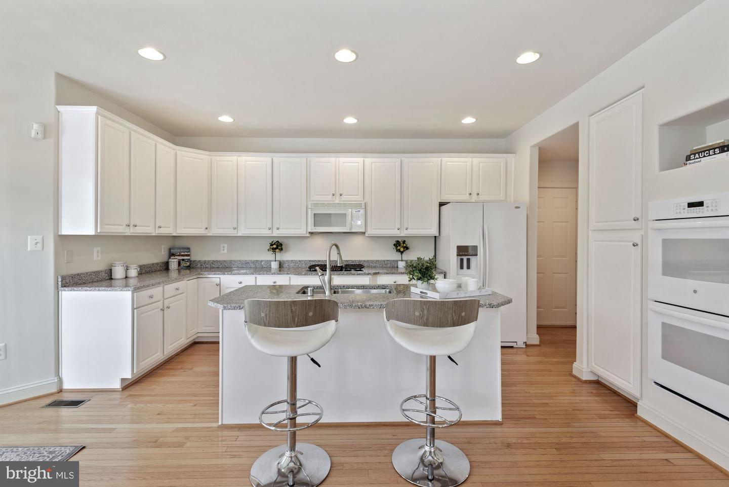 7955 Robarge COURT