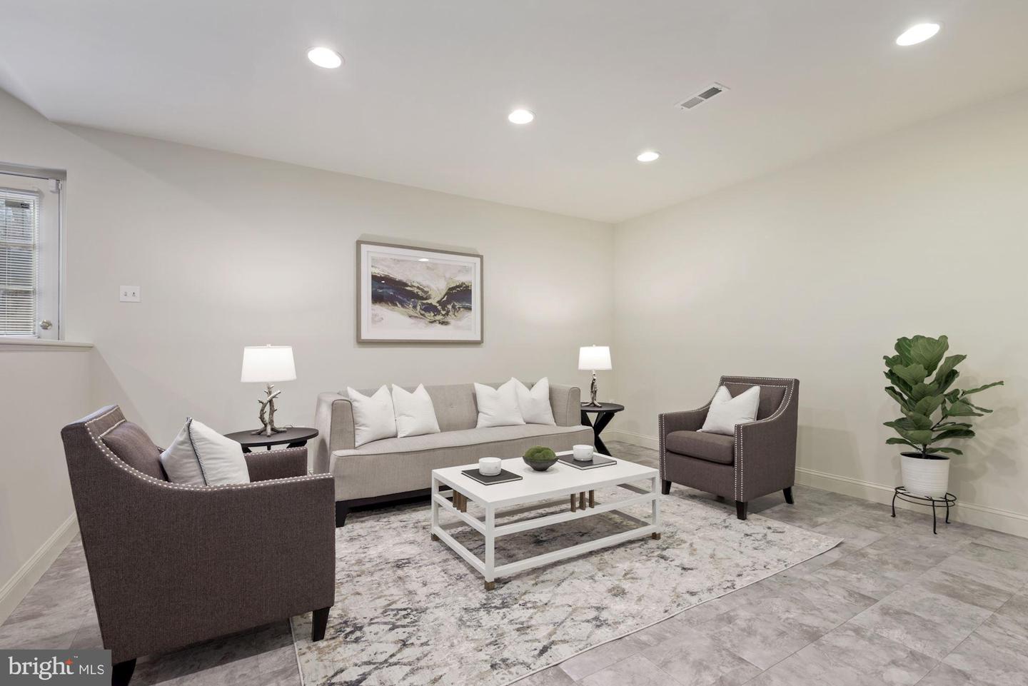 7955 Robarge COURT