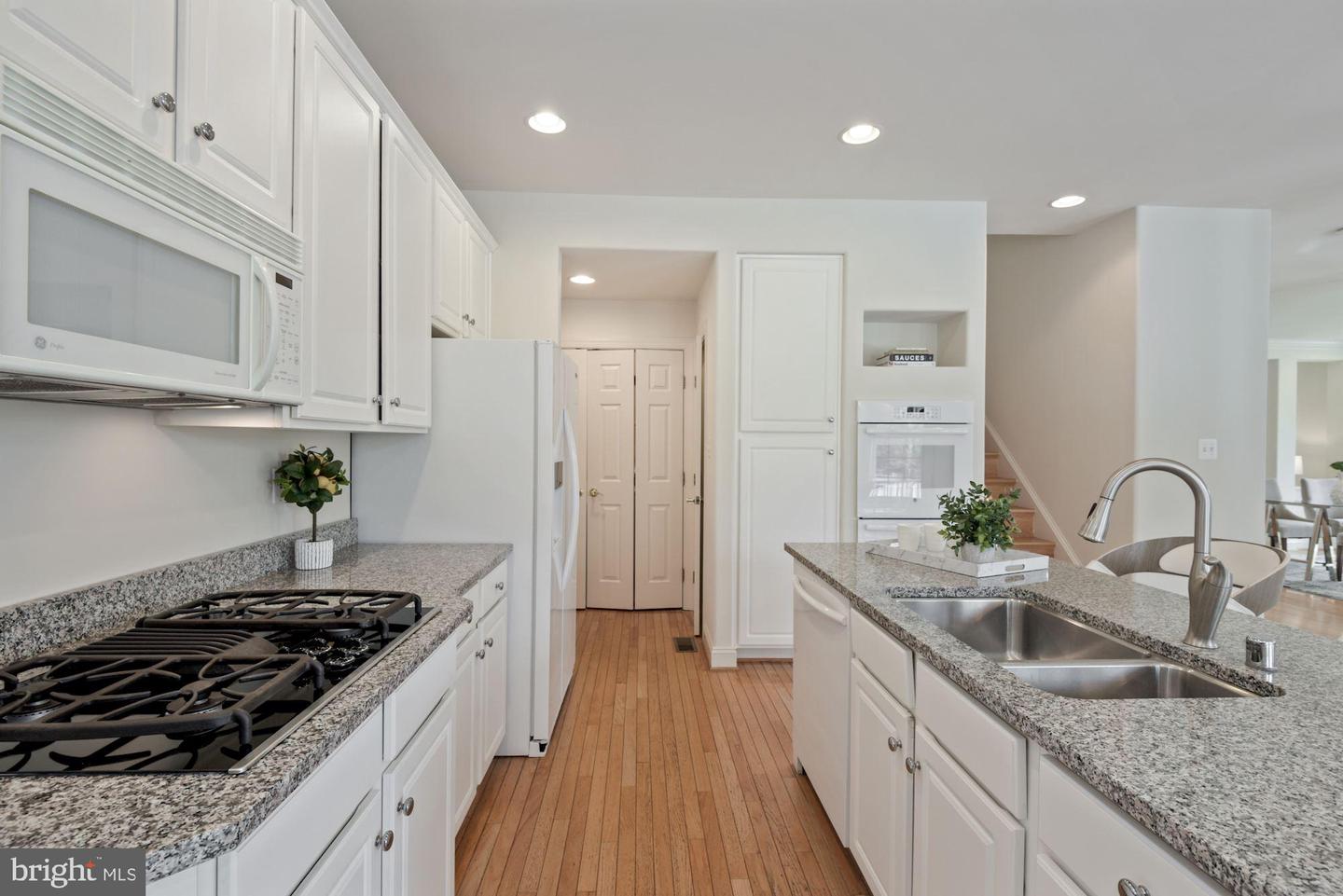 7955 Robarge COURT