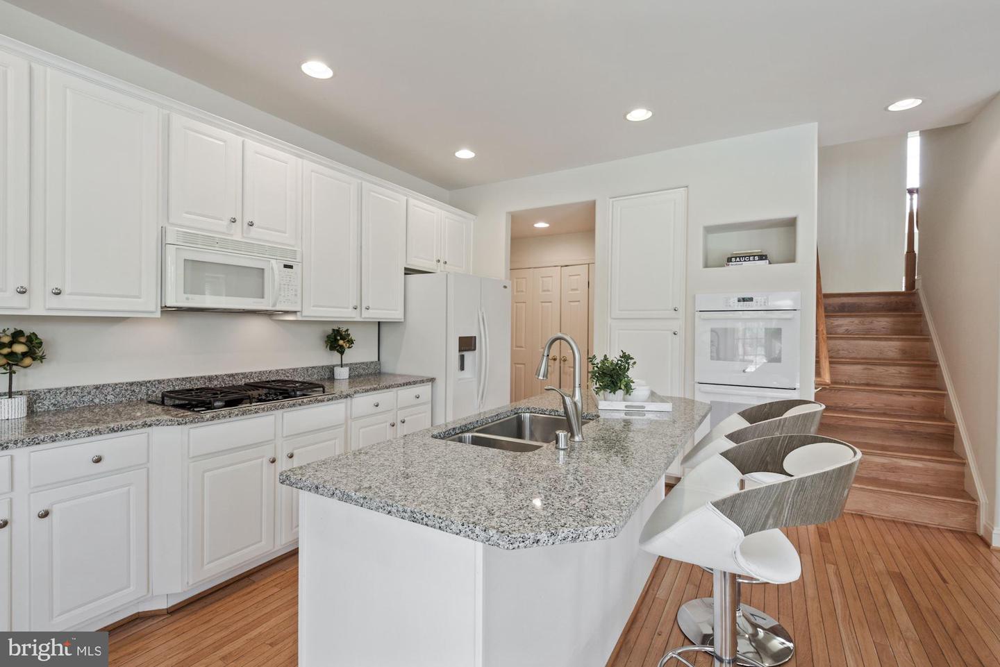 7955 Robarge COURT