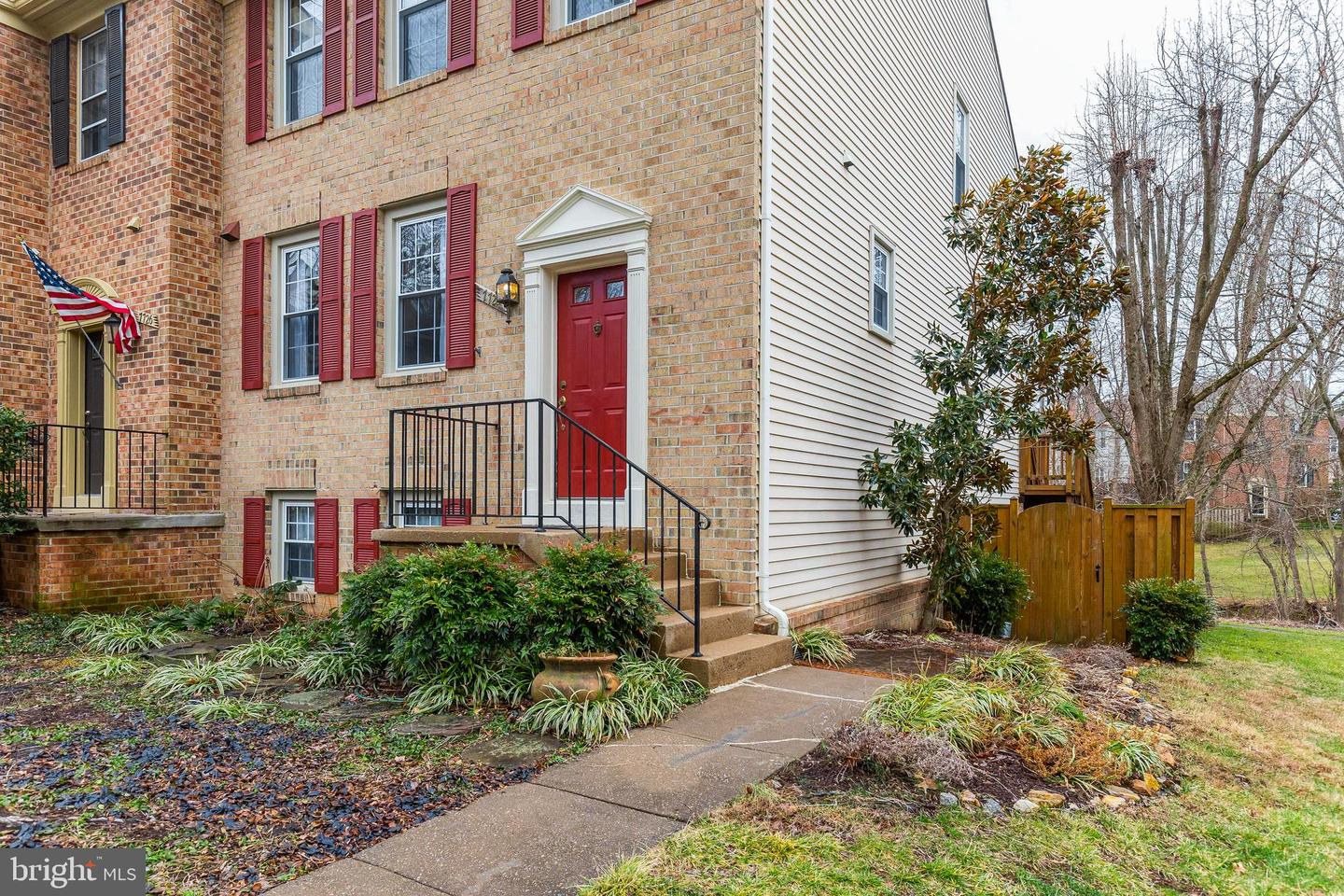 7724 Gromwell COURT