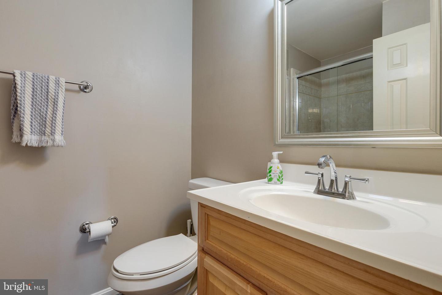 7724 Gromwell COURT