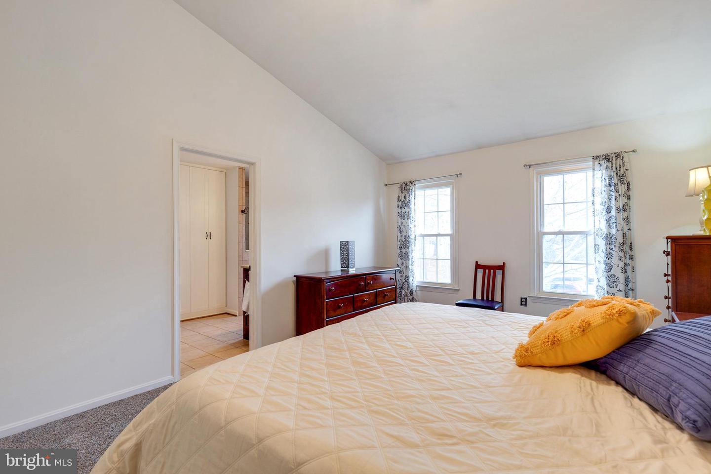 7724 Gromwell COURT