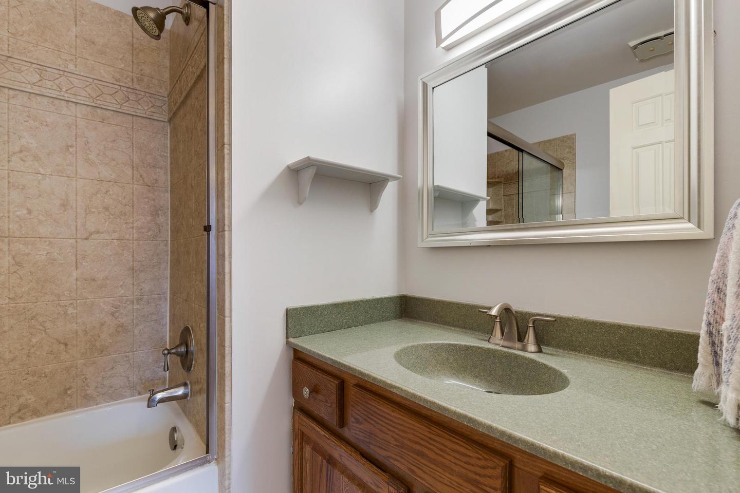 7724 Gromwell COURT