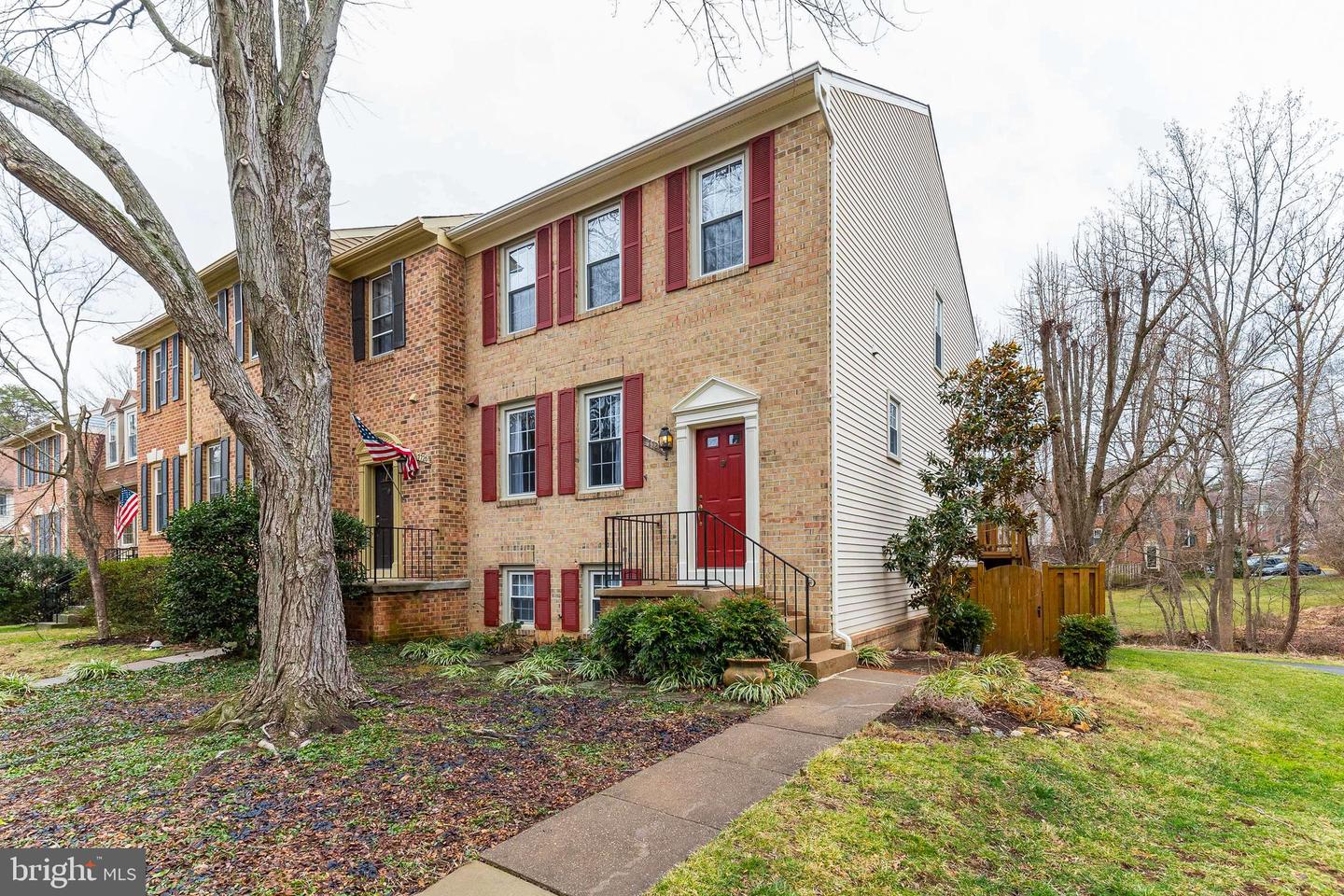 7724 Gromwell COURT