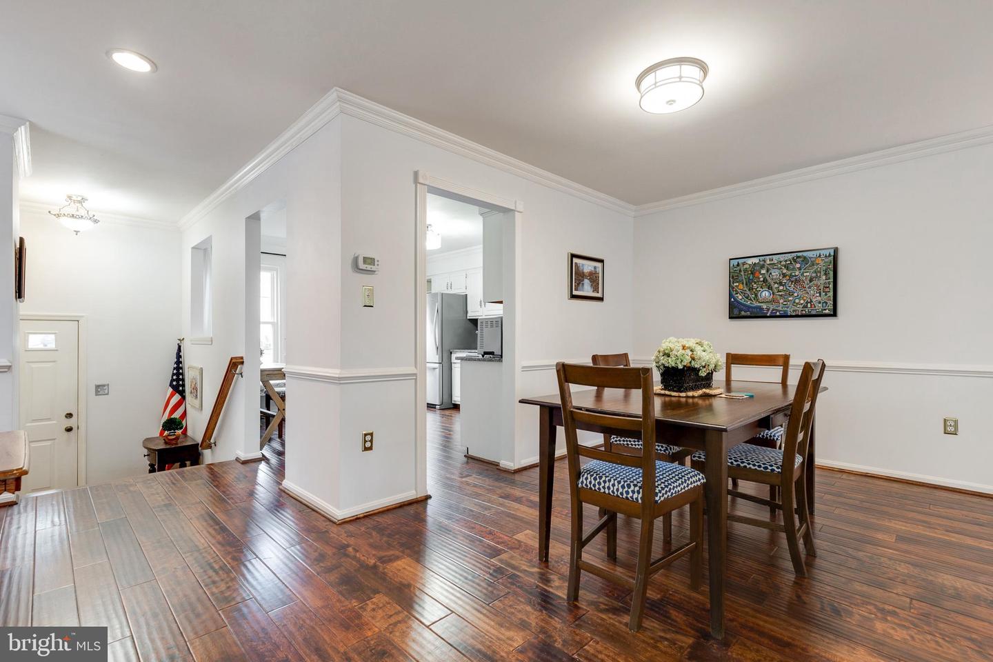 7724 Gromwell COURT