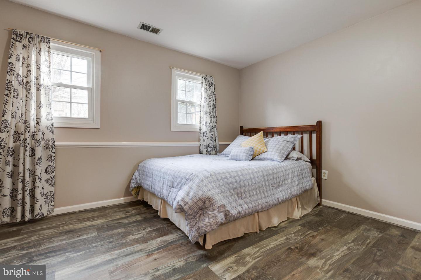 7724 Gromwell COURT