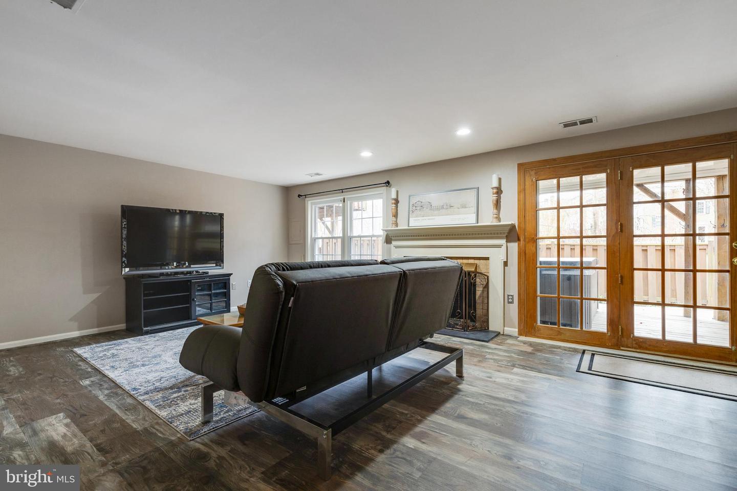 7724 Gromwell COURT