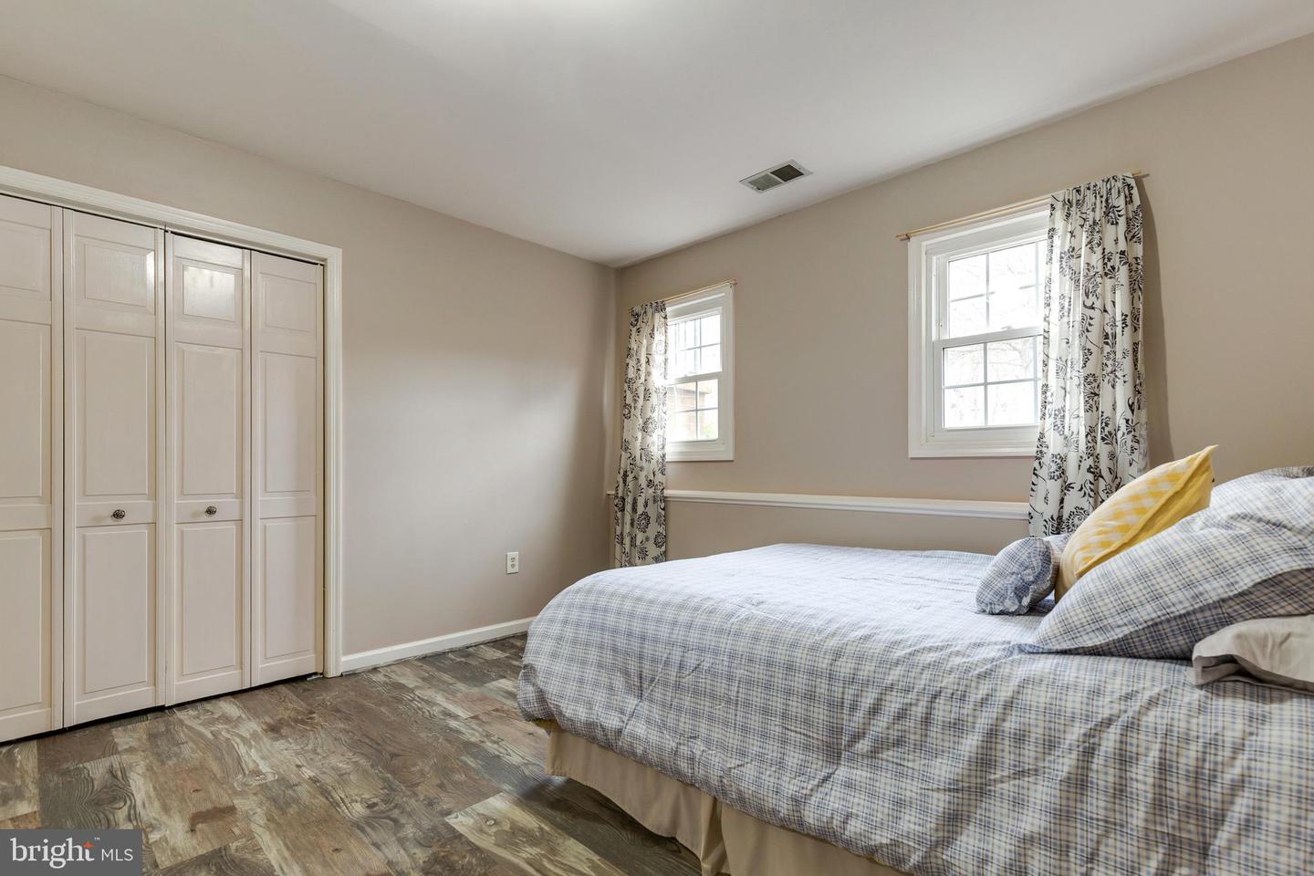 7724 Gromwell COURT