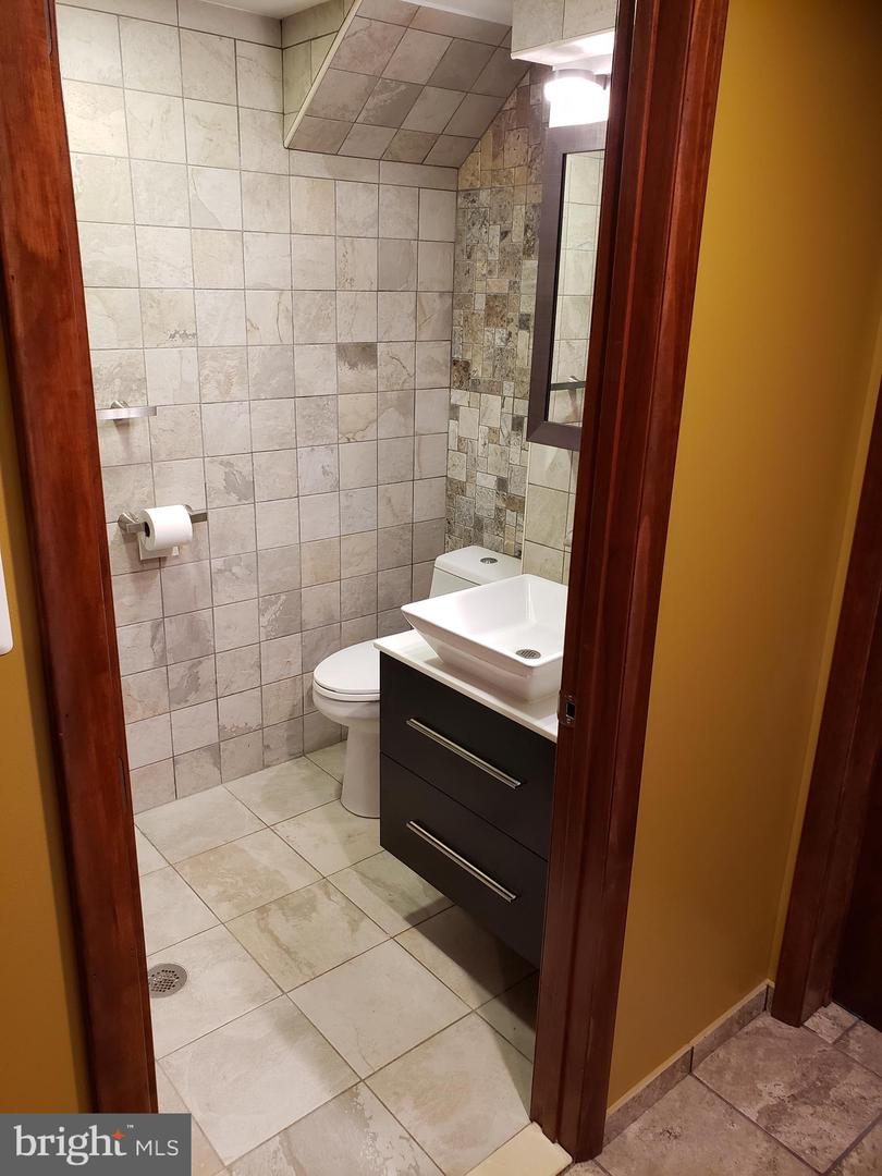 4317 Andes DRIVE Unit: B