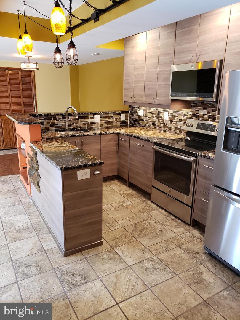 4317 Andes DRIVE Unit: B