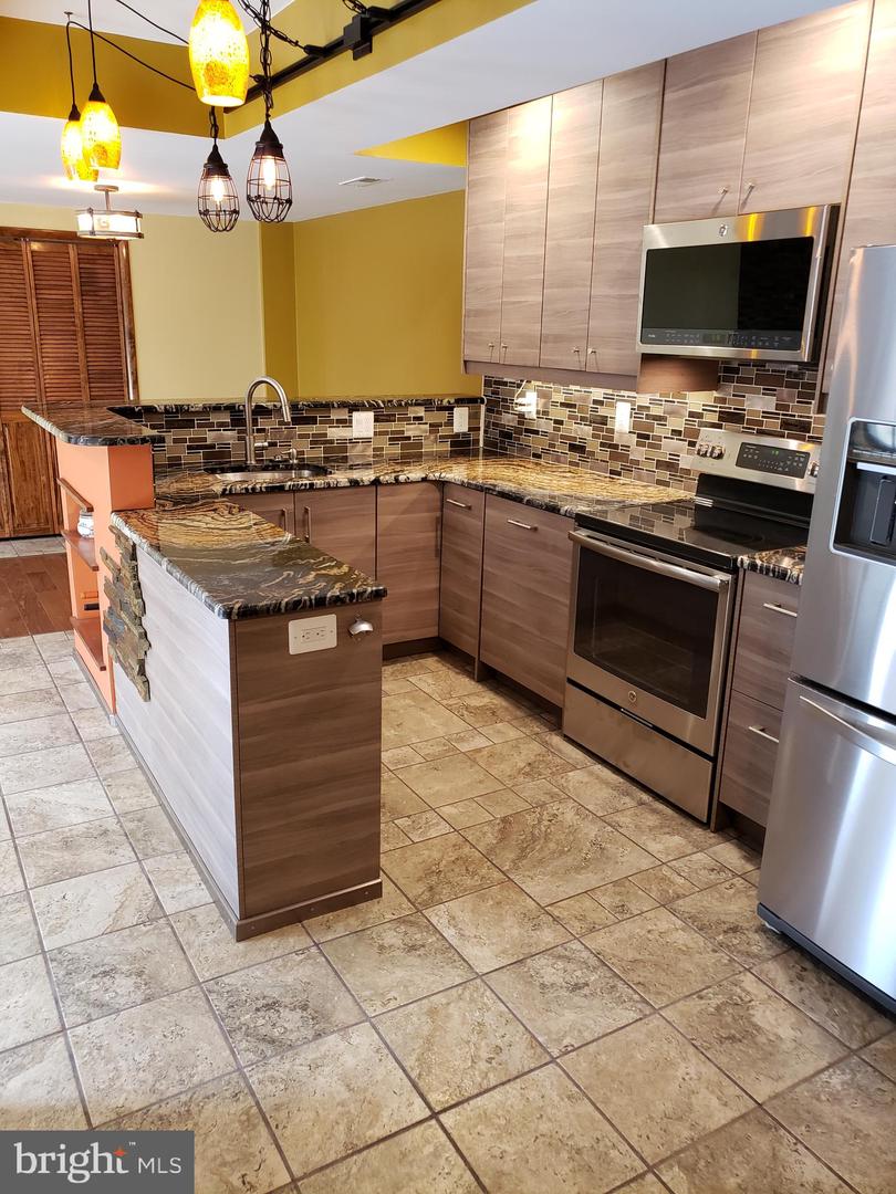 4317 Andes DRIVE Unit: B