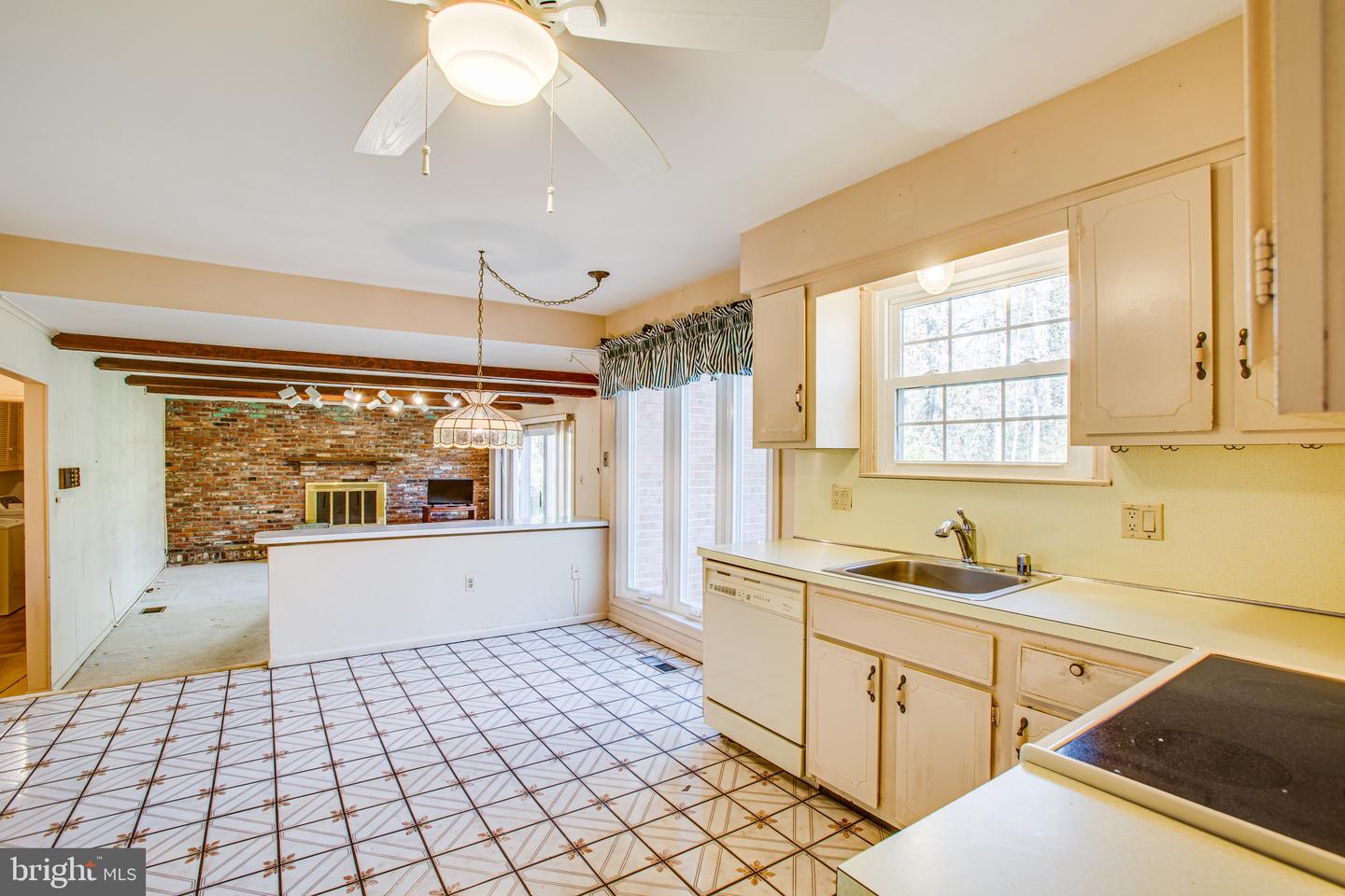 8124 Langbrook ROAD