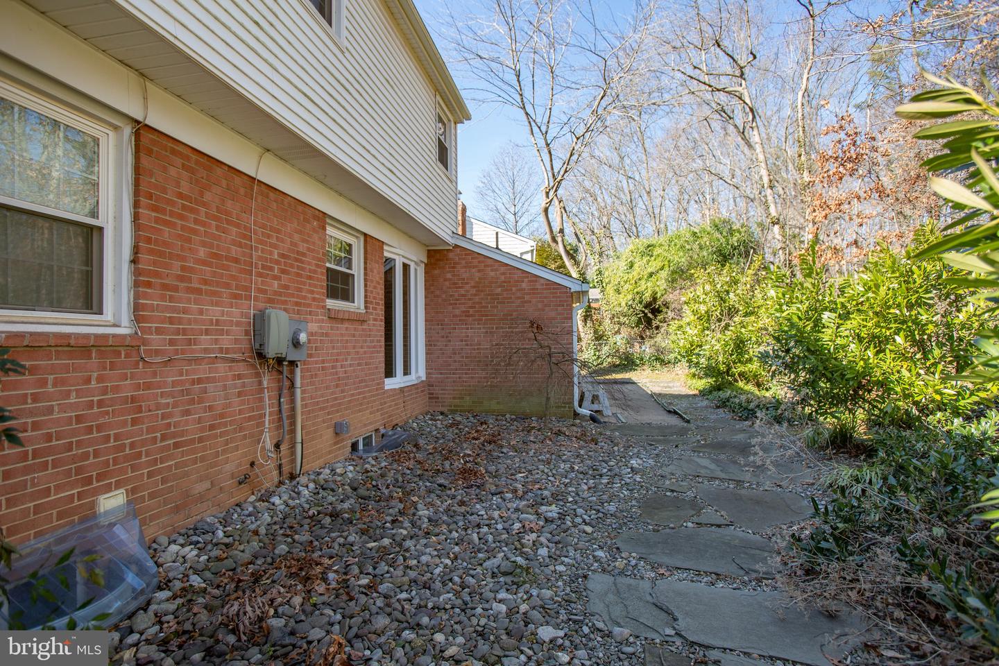 8124 Langbrook ROAD