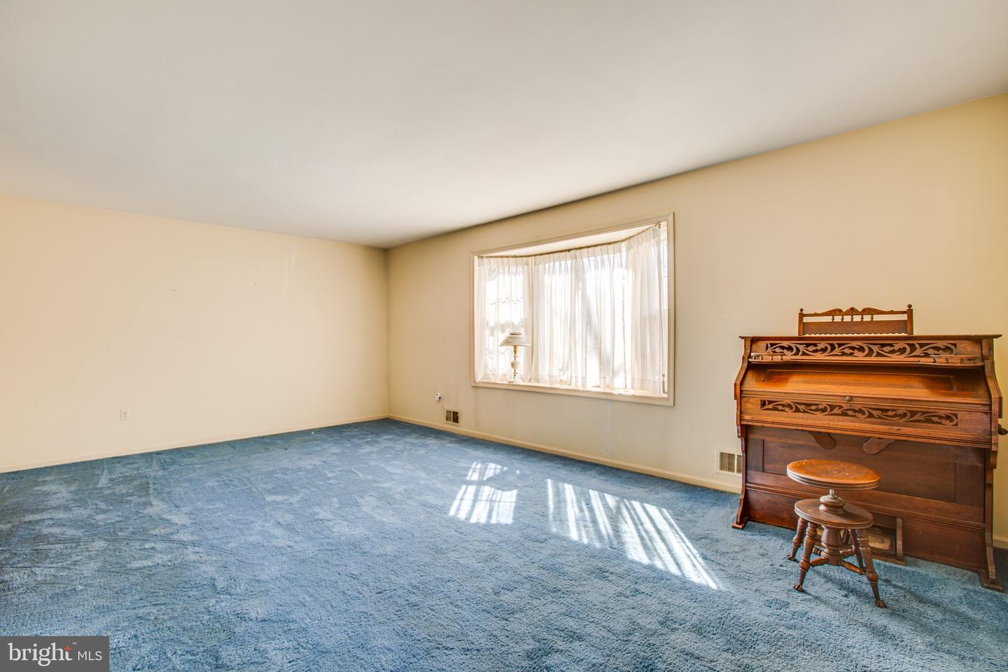 8124 Langbrook ROAD