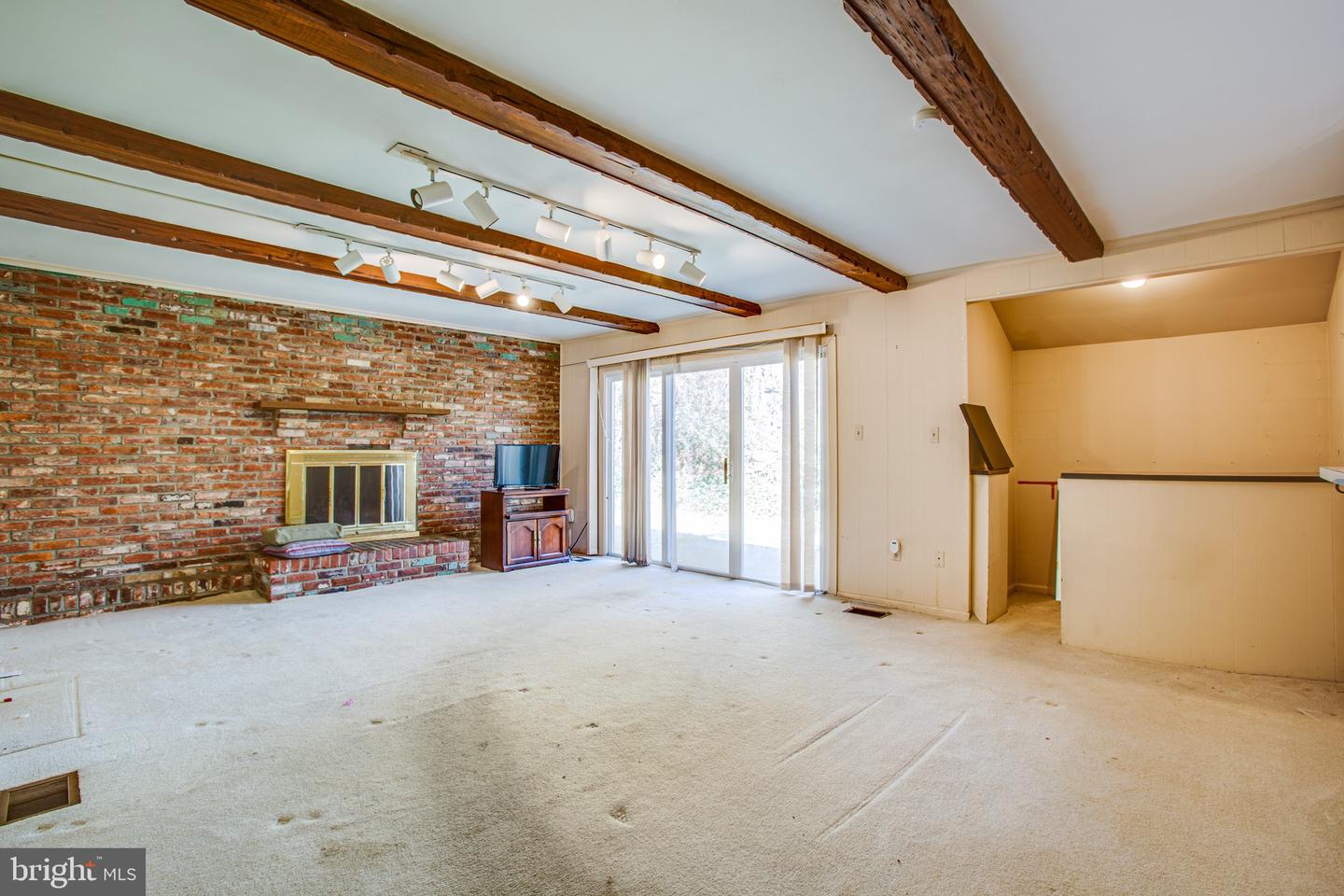 8124 Langbrook ROAD