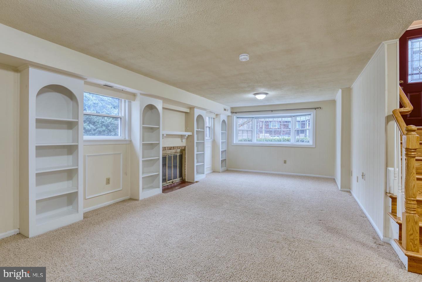 6112 Harmon PLACE
