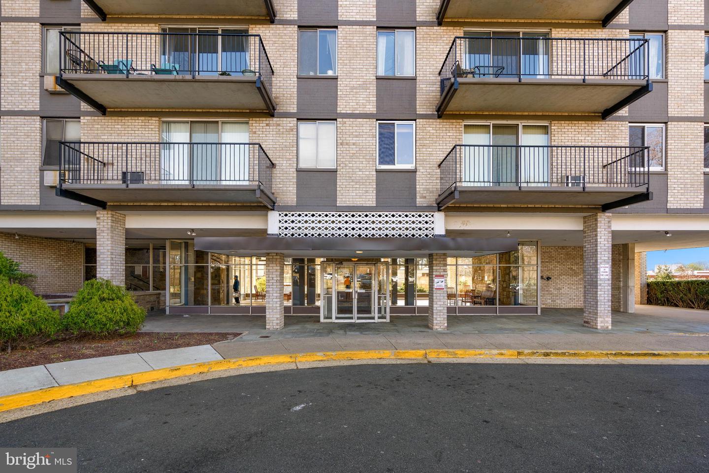 3245 Rio DRIVE Unit: 611