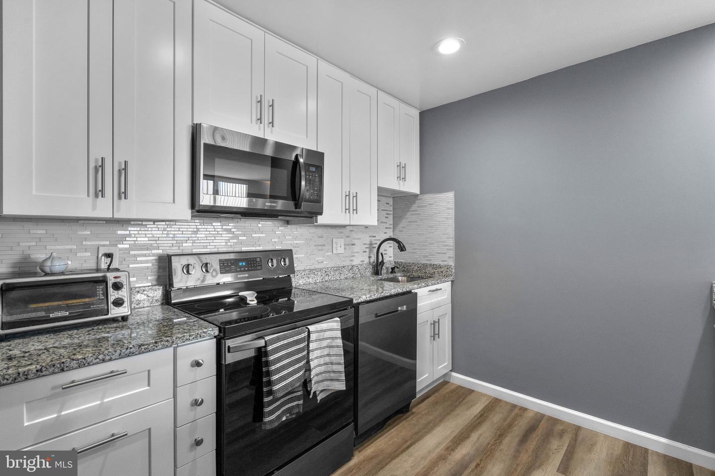 3245 Rio DRIVE Unit: 611
