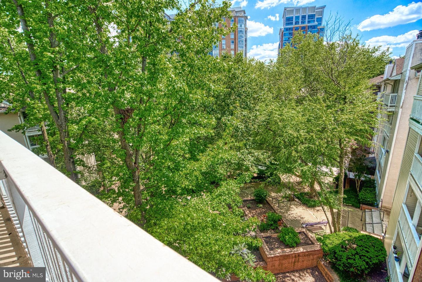 1524 Lincoln WAY Unit: 416